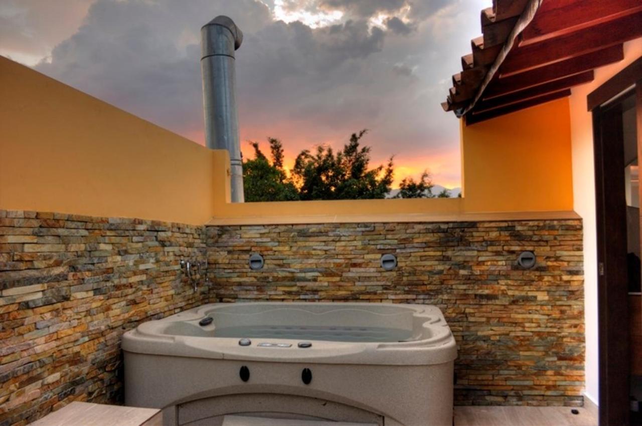 Apartamento Lleras Ac Hot Tub Медельин Экстерьер фото