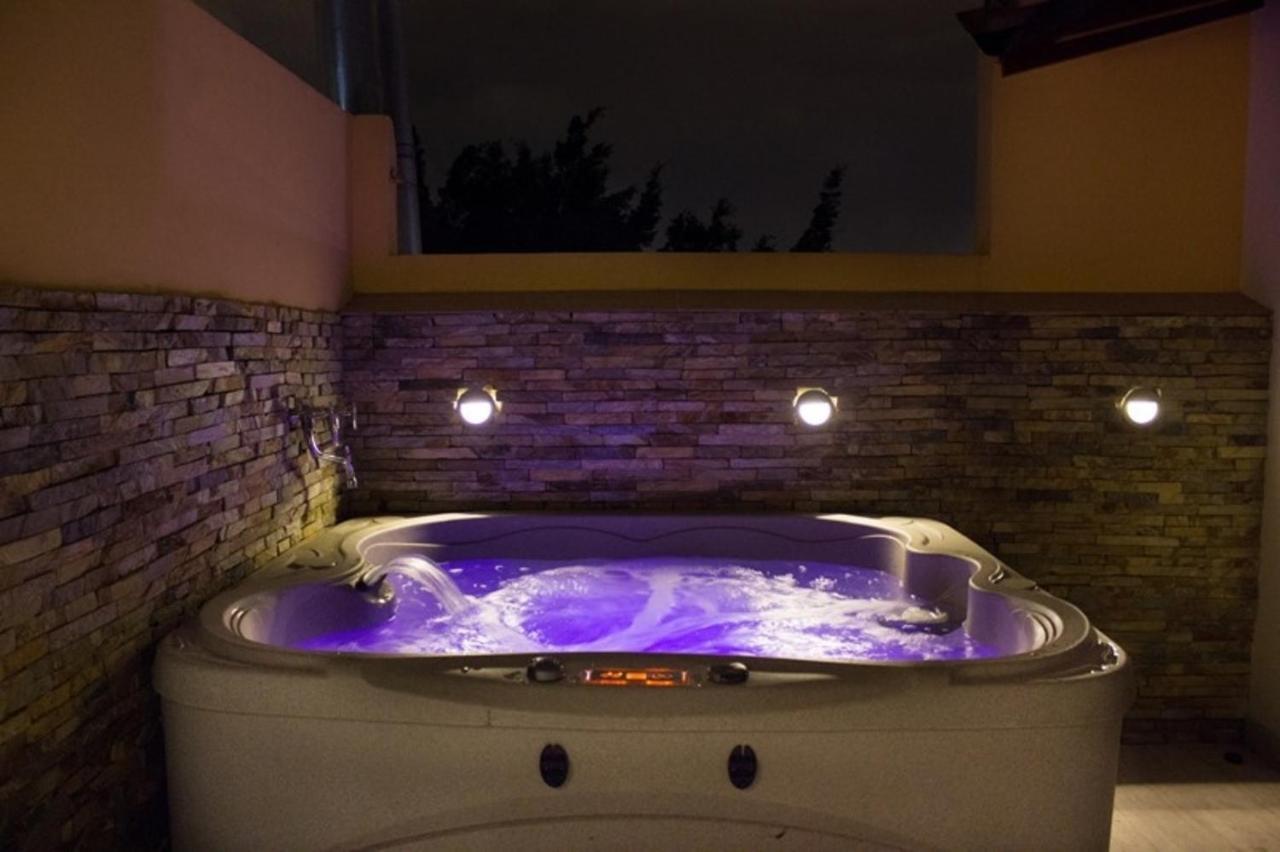 Apartamento Lleras Ac Hot Tub Медельин Экстерьер фото